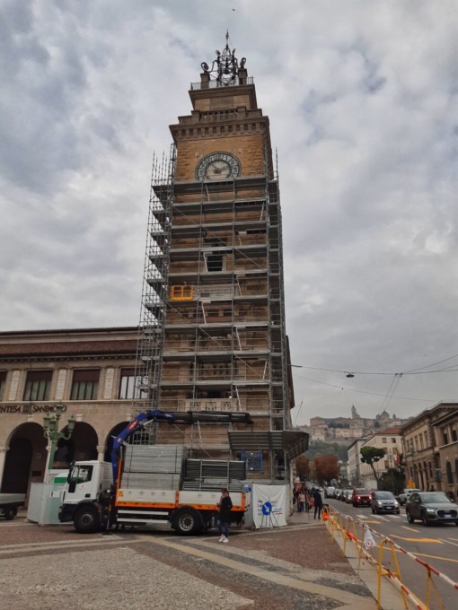 Torre dei Caduti, via i ponteggi: conclusi in anticipo i lavori di restauro