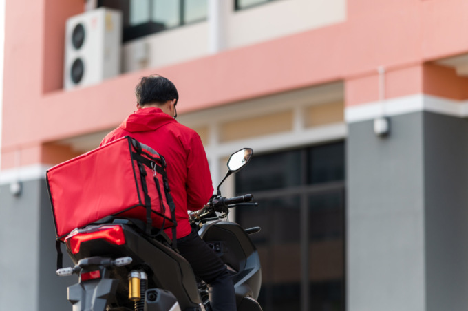 “Rider in sicurezza”: parte anche a Bergamo la campagna dei sindacati