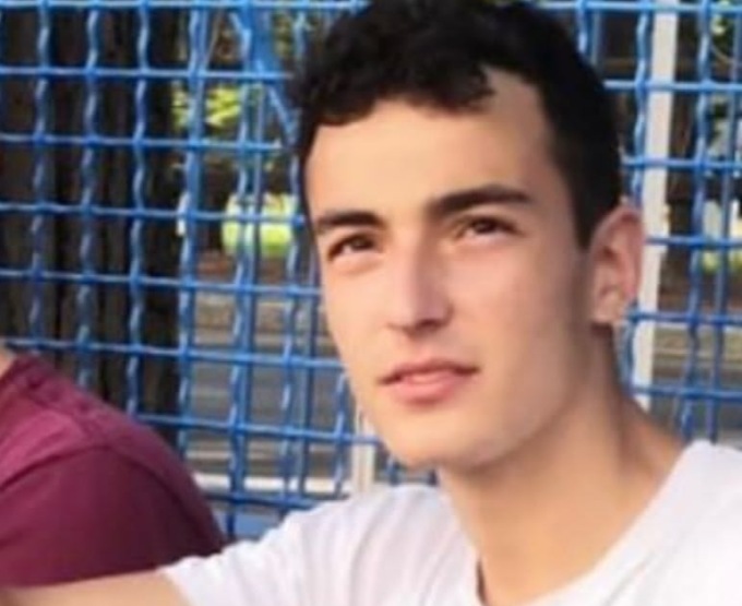 Non ce l’ha fatta il 16enne che si è schiantato contro un cancello