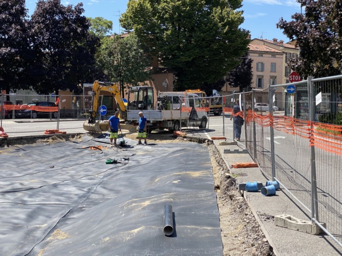 Lo spartitraffico di via San Bernardino rischia di vanificare la nuova rotatoria in via Baschenis?