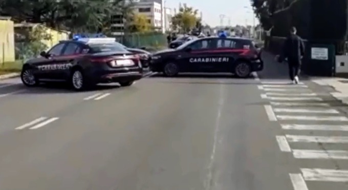 Motociclista litiga con un automobilista, che poi lo sperona: morto centauro di 55 anni
