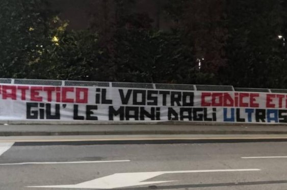 Scaramucce allo stadio, striscione fuori da Zingonia lunedì sera: «Giù le mani dagli ultras»