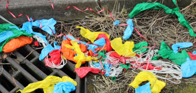 Barzana è il primo Comune bergamasco che dice basta a palloncini e fuochi d’artificio