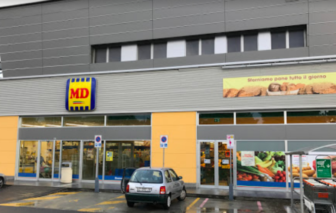 Parapiglia nei pressi del supermercato Md a Treviolo, arrestato uno spacciatore