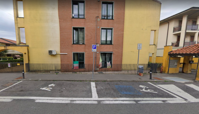 Area di carico e scarico usata come parcheggio: la lettera di “Orio che vorrei”