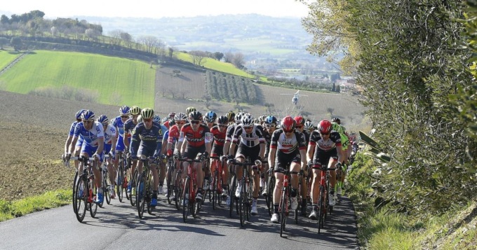 Giro di Lombardia, modifica del percorso causa frane. Strade chiuse dalla mattina