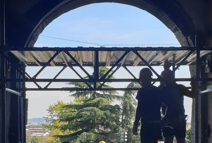 Ripristino di Porta Sant’Agostino: chiusa di nuovo per lavori. E c’è pure il Giro di Lombardia