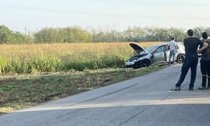 Auto ribaltata tra Urgnano e Basella, coinvolti anche due bambini