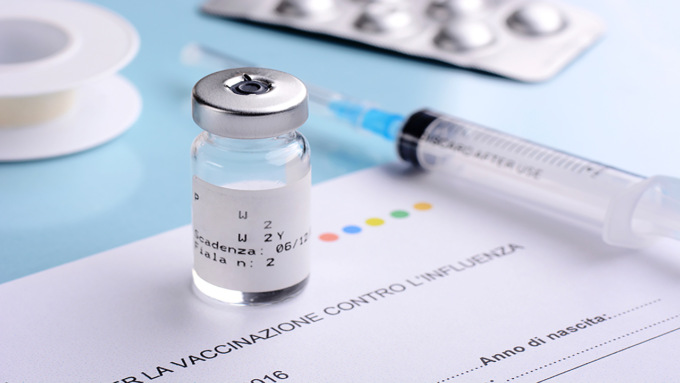 L’influenza, dice Bertolaso, «preoccupa più del Covid»: i bambini sono i più colpiti