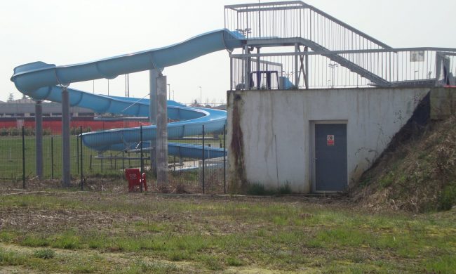 Niente cimitero per animali domestici nell’area delle ex piscine di Cologno