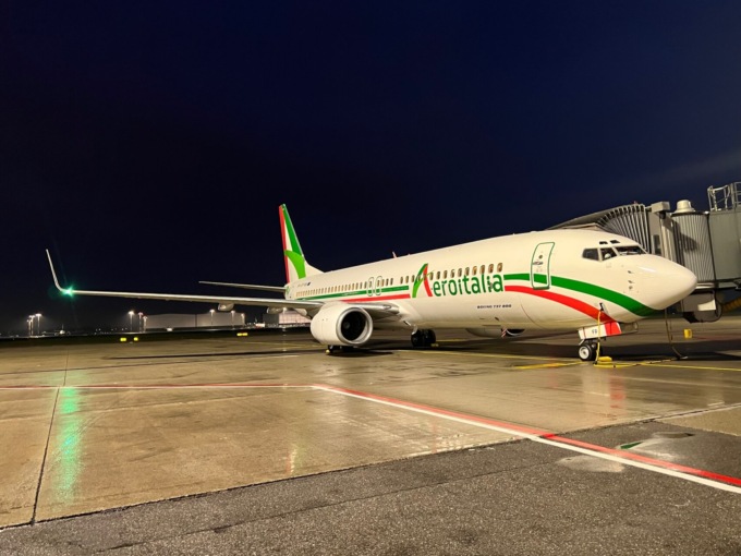 Aeroitalia, i voli per Roma scendono a uno al giorno: conviene il treno?