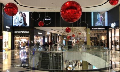 Si accende il Natale a Oriocenter, ma prestando attenzione a sprechi e ambiente