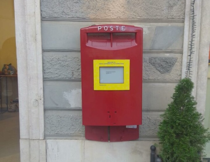 In vista della Capitale della Cultura, Poste ha rifatto il look a cento cassette postali di Bergamo