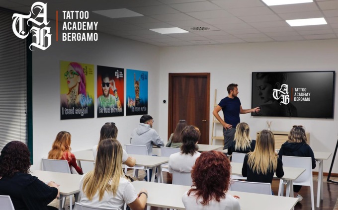 Tante iscrizioni alla Tattoo Academy Bergamo, la prima “scuola” per tatuatori della città