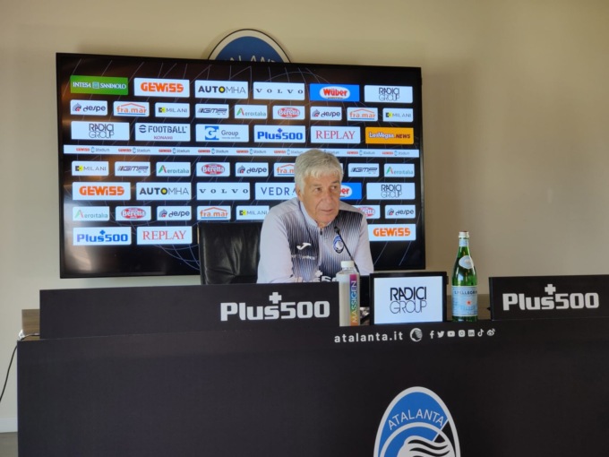 Gasperini a sorpresa prima del Napoli: «Muriel è out ma de Roon potrebbe esserci»