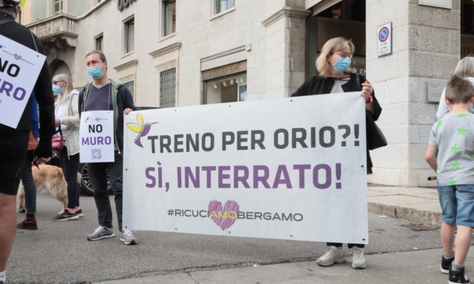 Treno per Orio, il Comitato di Boccaleone: «Decisioni calate dall’alto con arroganza»