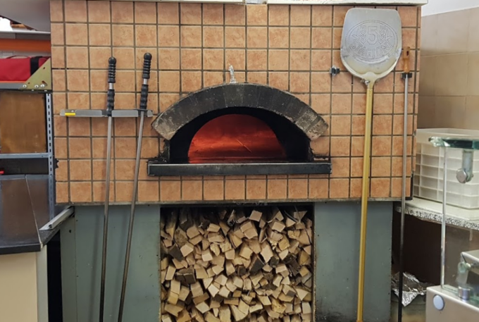 Raffiche di furti alle pizzerie Pronto Pizza, contanti rubati e casseforti divelte dai muri