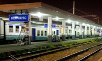 Stazione di Bergamo: binari e vagoni terra di nessuno. Ora tutti hanno paura