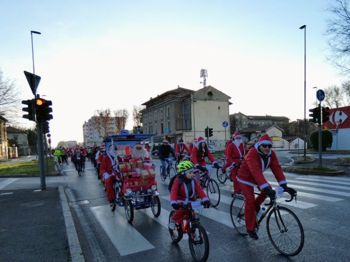 Alla vigilia, tutti in sella con la “Pedalata di Babbo Natale”