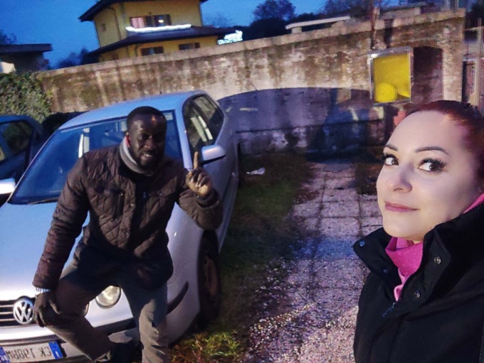 Dalmine, Massamba chiede aiuto e i social lo prendono in giro. Poi ecco Lara!