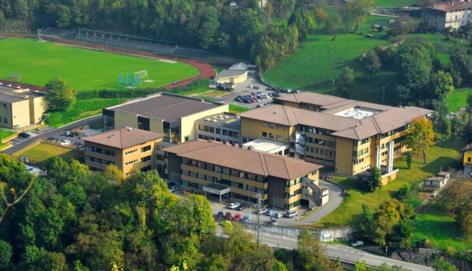 «Caldaia guasta al Turoldo di Zogno, alunni al freddo»