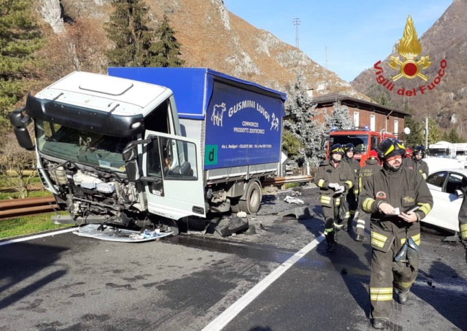Incidente sul Ponte del Costone: due feriti e lunghe code in tutta la Val Seriana