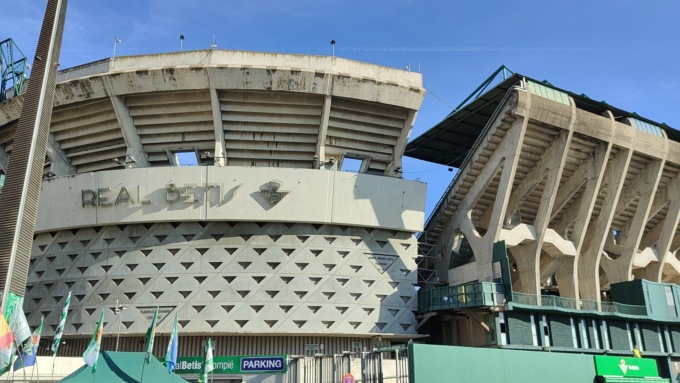 Stadio funzionale, con quasi 61 mila posti tra case e strade: il grande esempio del Villamarin