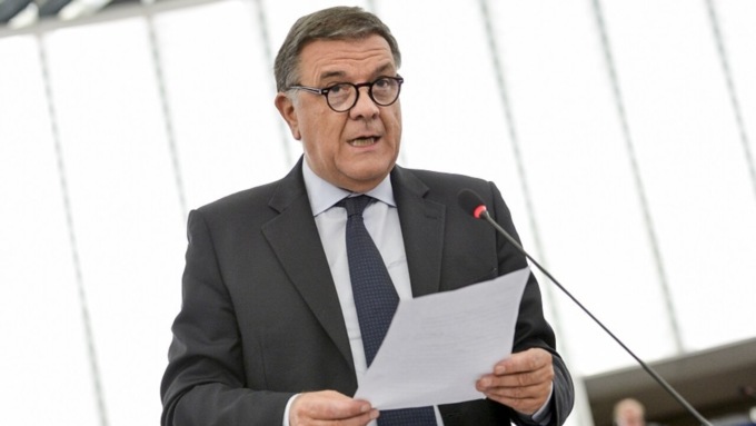 Sequestrati 240mila euro sui conti di Panzeri e della figlia Silvia