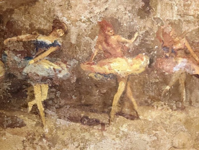 “Privé”, il racconto di Marco Buscarino che svela l’affresco segreto del Teatro Sociale