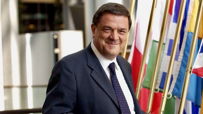 Accuse di corruzione all’ex eurodeputato Panzeri, trovati 17 mila euro nella sua casa di Calusco