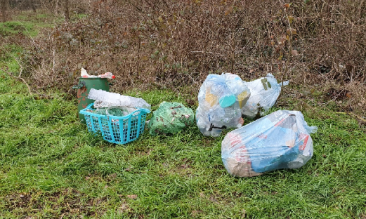«Forni a microonde sui cestini? Le campagne sono piene di rifiuti abbandonati»