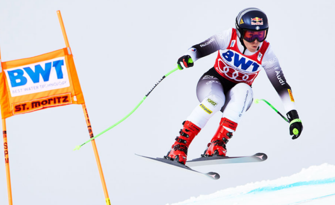Sofia Goggia vince con la mano fratturata la seconda discesa libera a St. Moritz