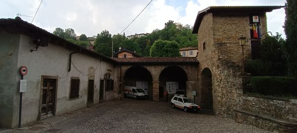 Una biblioteca sulla storia di Bergamo in Porta San Lorenzo, nella sede di Orobicambiente