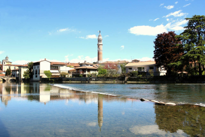 Donna di 55 anni finisce nel fiume Oglio: giallo sulle cause, fortunatamente sta bene