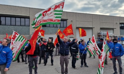 Terzo giorno di sciopero alla Oscartielle di Treviolo per il premio di redditività «inadeguato»
