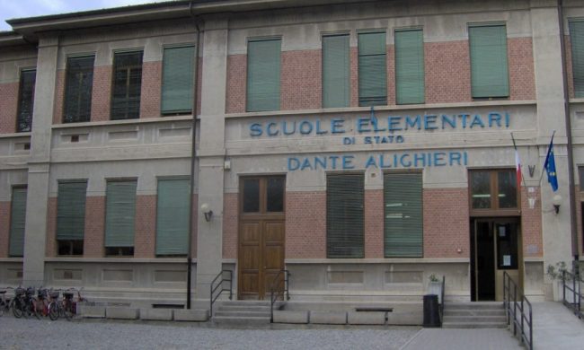 Ennesimo guasto alla caldaia della scuola: 15 gradi in classe e i genitori protestano