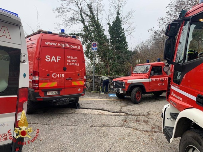 Uomo si sente male su un sentiero a Nembro, gli amici chiamano subito i soccorsi