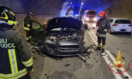 Scontro in galleria a Camerata Cornello: sette persone coinvolte, tra cui due bambini