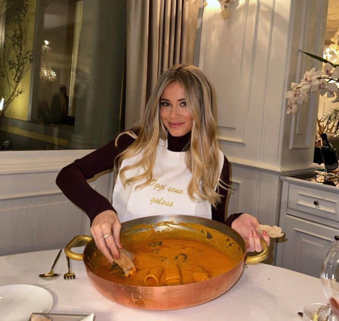 Elodie e Diletta Leotta insieme da Da Vittorio per mangiare i famosissimi paccheri
