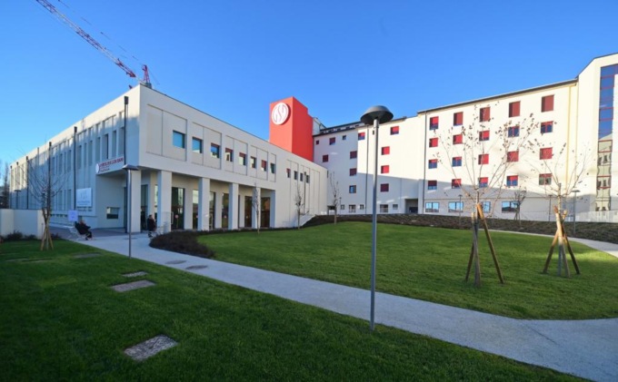 Inaugurato il “nuovo” Policlinico San Pietro: 15 milioni investiti. E arriva pure l’Università
