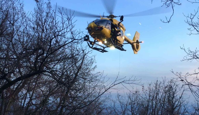 Intervento spettacolare in Maresana: 55enne recuperata con il verricello dell’elisoccorso