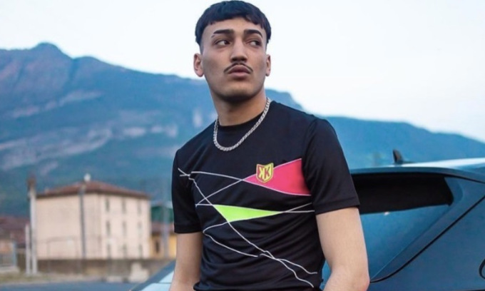 Condannato a 4 anni Simba La Rue, il trapper accoltellato a Treviolo e autore di violenze