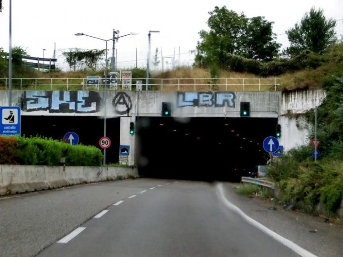 Dal 27 febbraio all’8 marzo chiusa la galleria San Roberto lungo l’Asse: sarà un gran caos