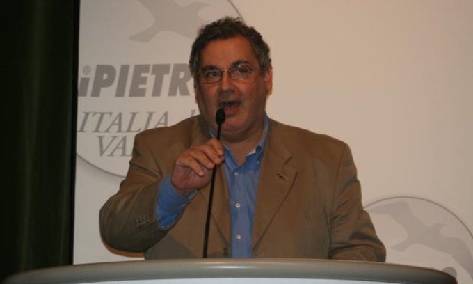 Medico di base aggredito nel suo studio di Cividate: «Ormai è il Far West»