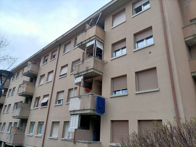 Omicidio a Lecco: strangola la moglie, poi chiama il figlio e gli racconta tutto