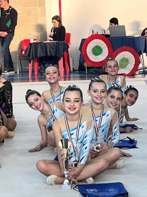 Le ragazze della Oros di Carvico hanno vinto la prima prova nazionale di ginnastica estetica