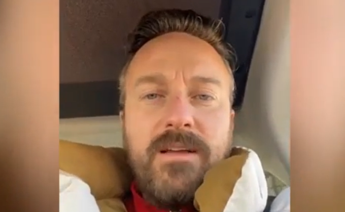Rapina in villa a Roby Facchinetti, l’ira social del figlio Francesco: «Politici vergognatevi!»