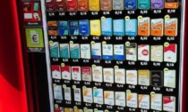 Pacchetti di sigarette a 10 centesimi: distributori automatici presi di mira dagli hacker