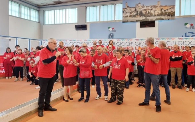 Al bocciodromo di Bergamo 140 ragazzi con disabilità per una sfida… all’ultima boccia