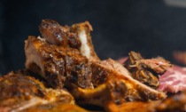 Torna il “Festival del Porcel” a Scanzorosciate, tra casoncelli e carne alla griglia